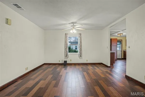 $239,900 | 829 Edward Street, St. Libory, IL 62282