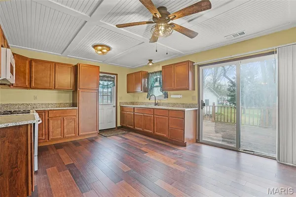 $239,900 | 829 Edward Street, St. Libory, IL 62282