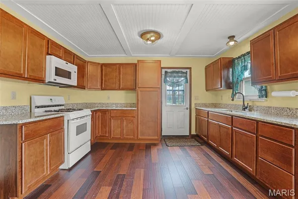 $239,900 | 829 Edward Street, St. Libory, IL 62282