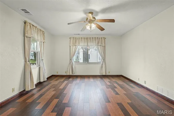 $239,900 | 829 Edward Street, St. Libory, IL 62282
