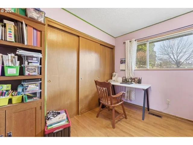 $550,000 | 20155 Southwest Boones Ferry Road, Tualatin, OR 97062