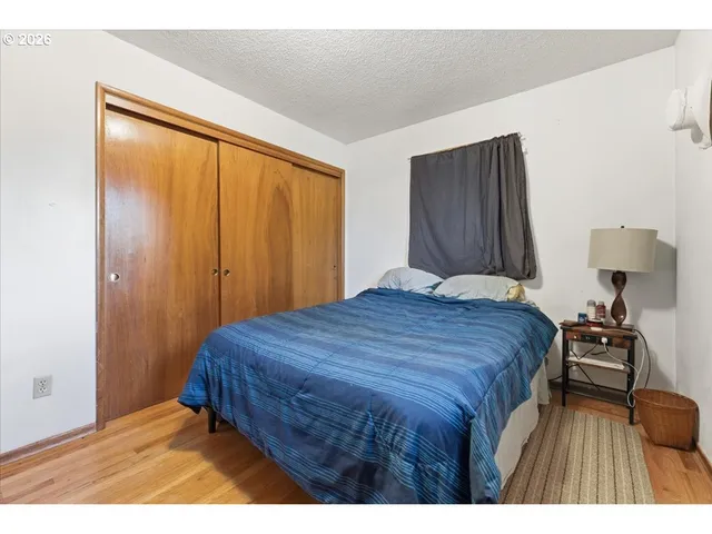 $550,000 | 20155 Southwest Boones Ferry Road, Tualatin, OR 97062