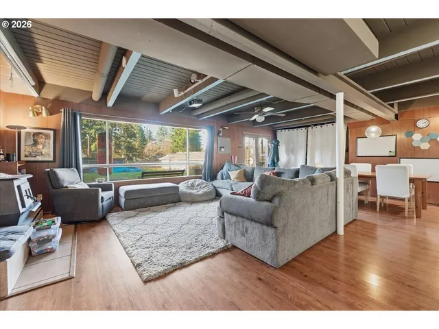 $550,000 | 20155 Southwest Boones Ferry Road, Tualatin, OR 97062