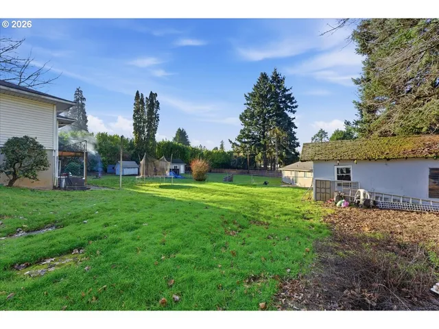 $550,000 | 20155 Southwest Boones Ferry Road, Tualatin, OR 97062