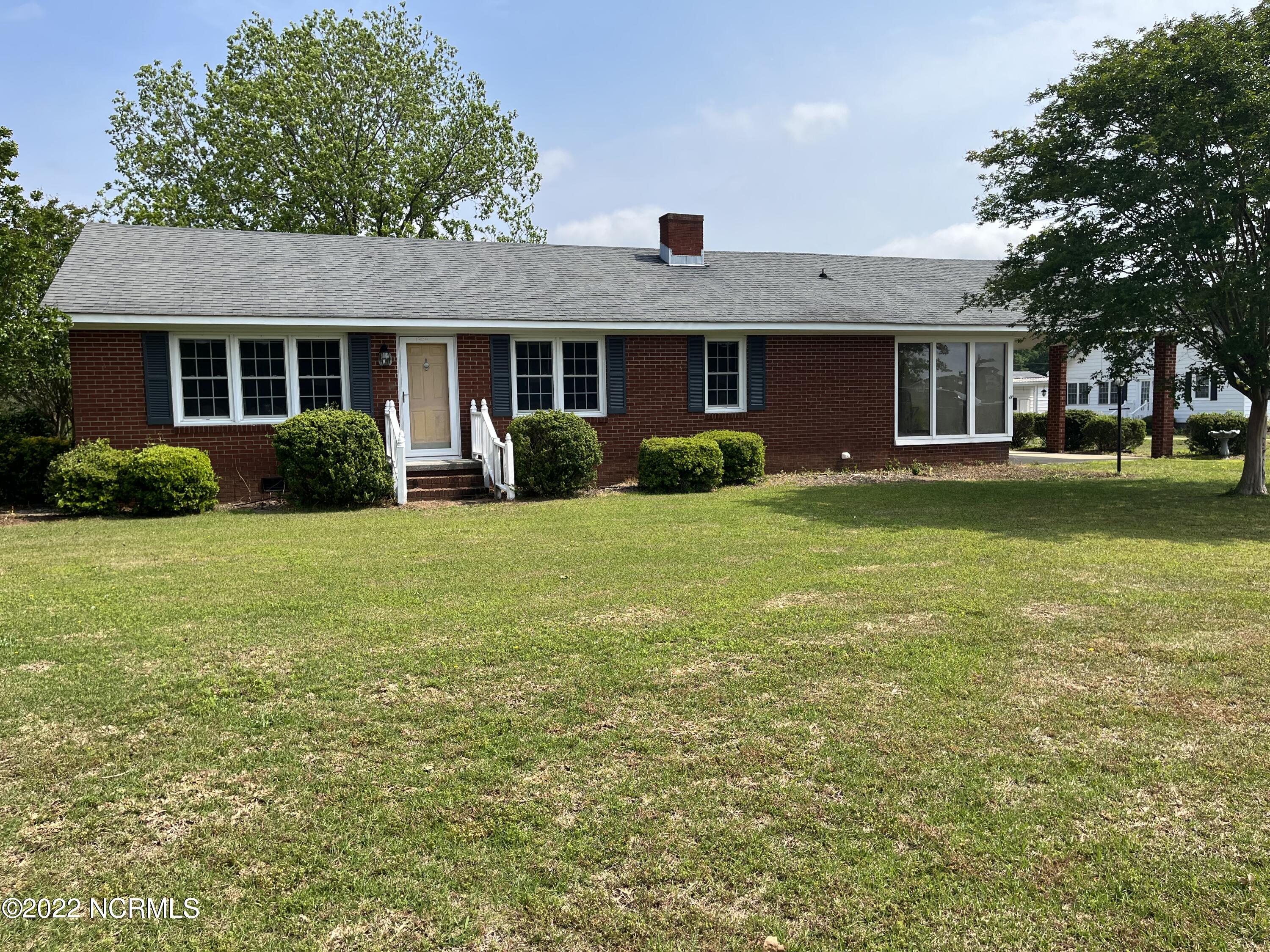 1304 Greene Haynes Road Kinston, NC 28504 - Photo 3 of 17 Photo May 06, 10 53 01 AM