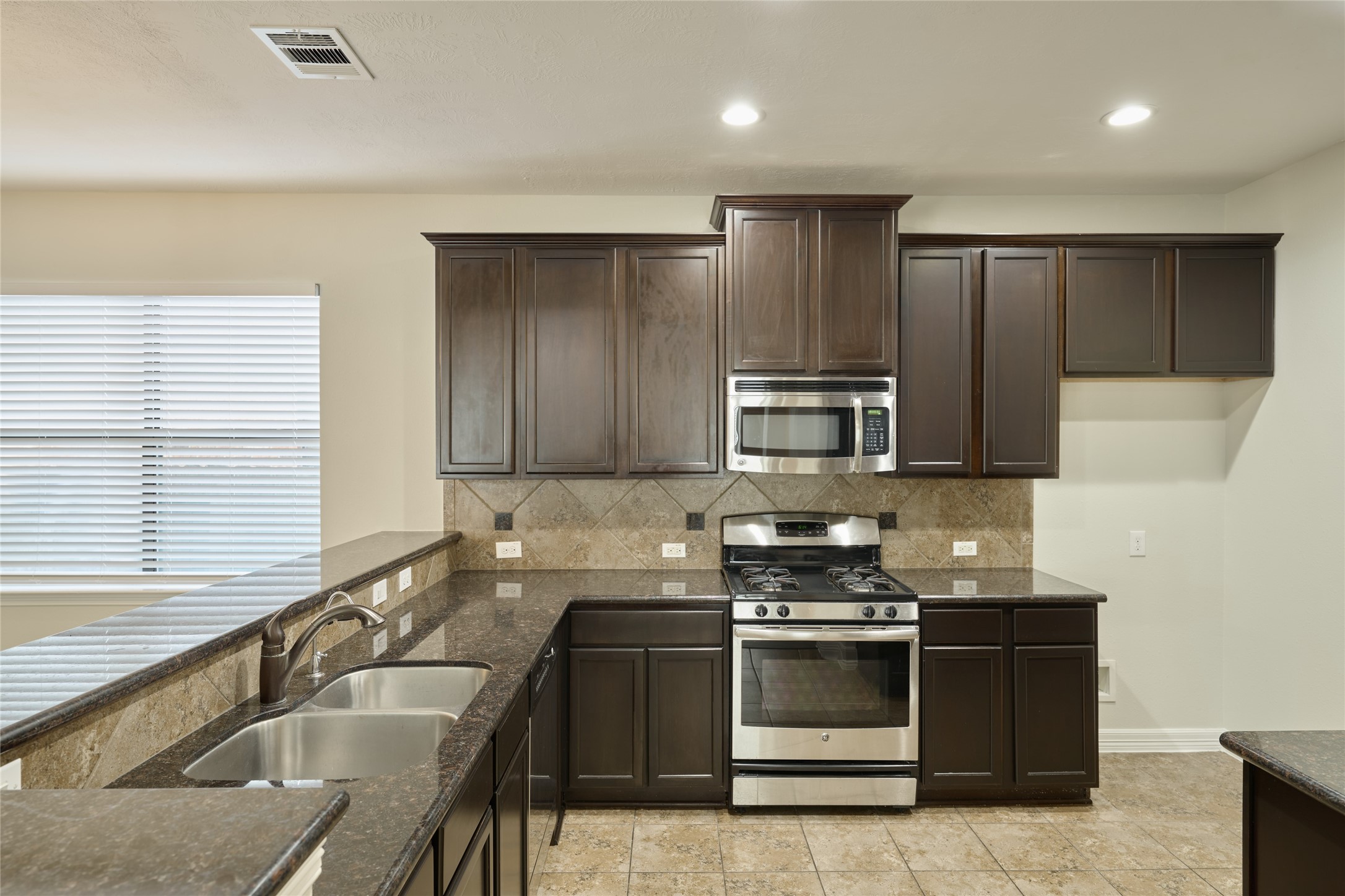 630 Aulia Lane Spring, TX 77386 - Photo 20 of 48 Kitchen