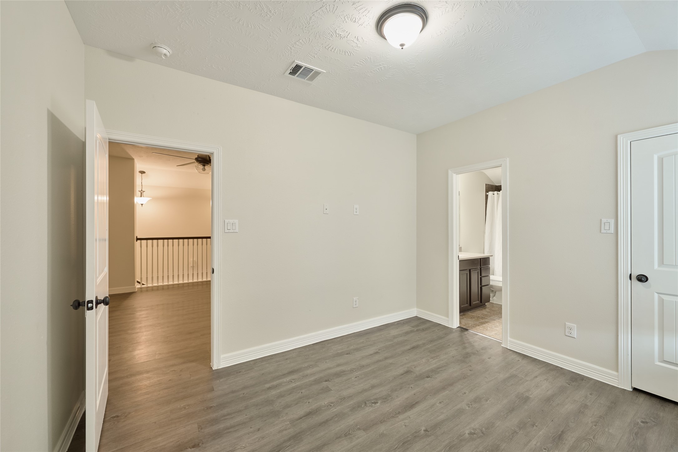 630 Aulia Lane Spring, TX 77386 - Photo 35 of 48 2nd Bedroom w/ En Suite Bath