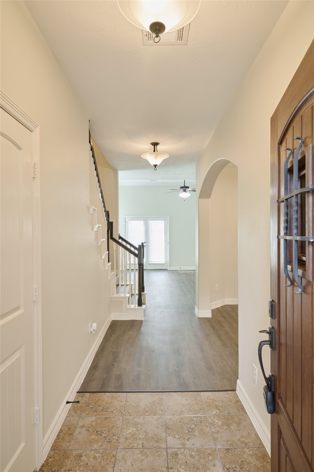 630 Aulia Lane Spring, TX 77386 - Photo 7 of 48 Front hallway into home