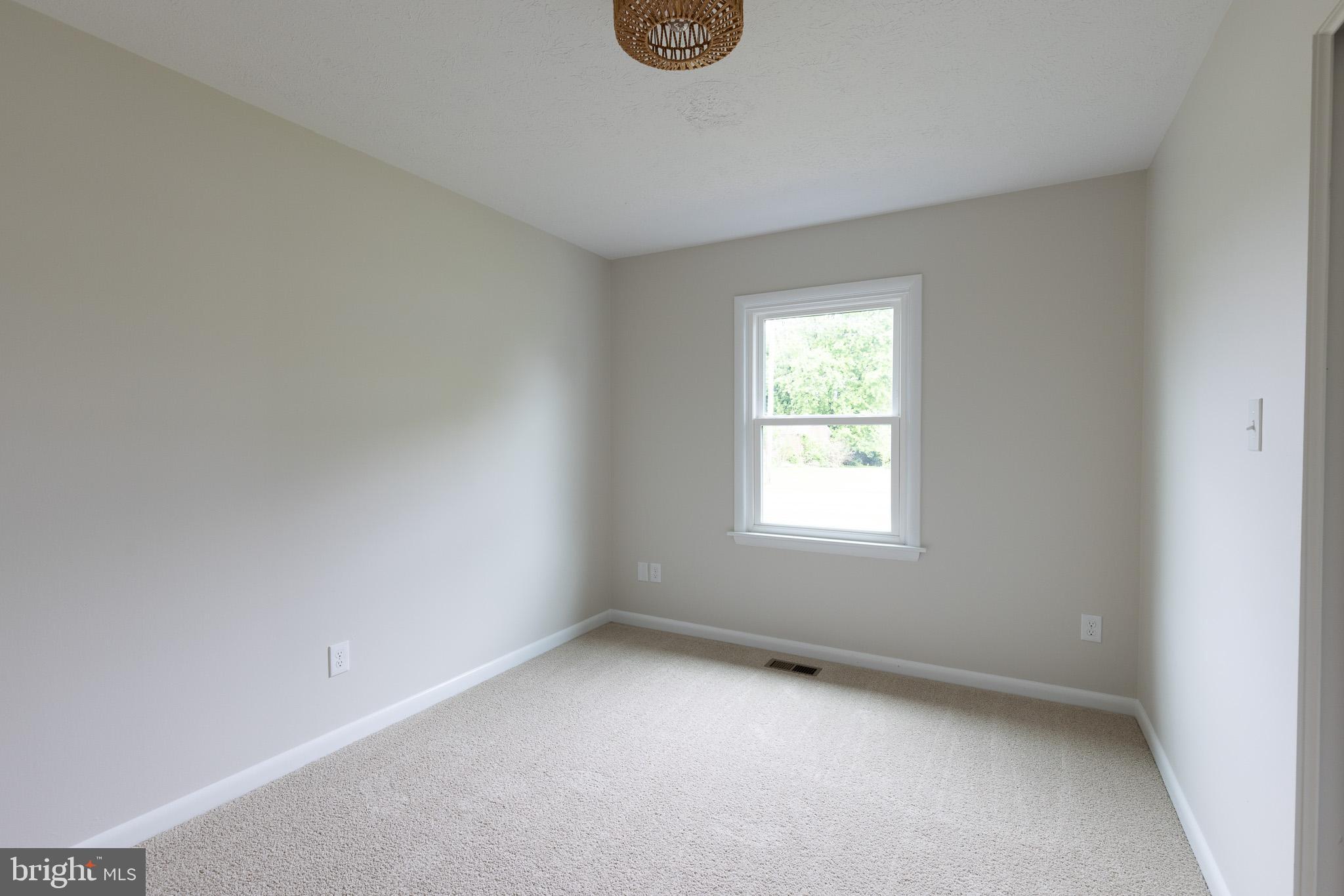 724 Warm Spring Road Chambersburg, PA 17202 - Photo 8 of 18