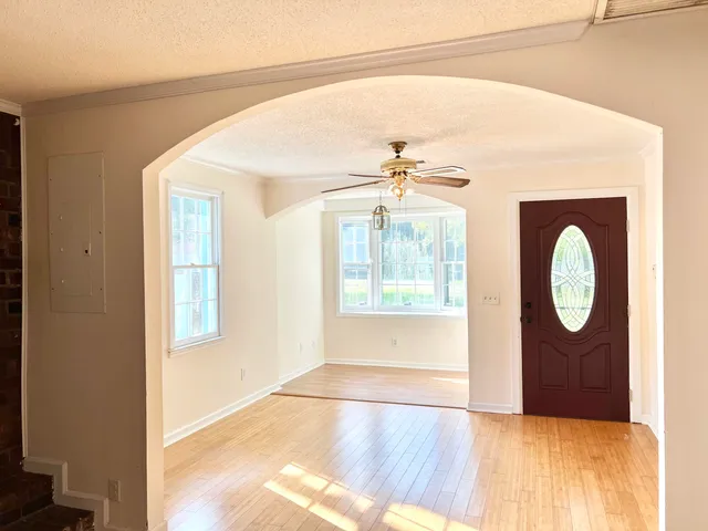 $1,950 | 2071 Savage Road, Charleston, SC 29407