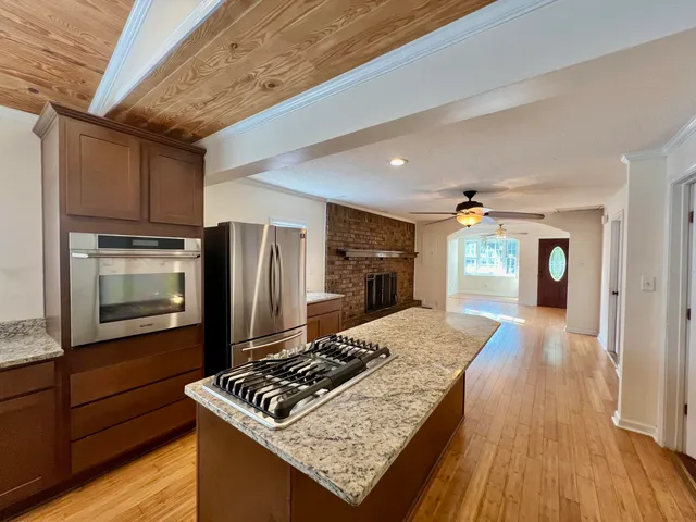 $1,950 | 2071 Savage Road, Charleston, SC 29407