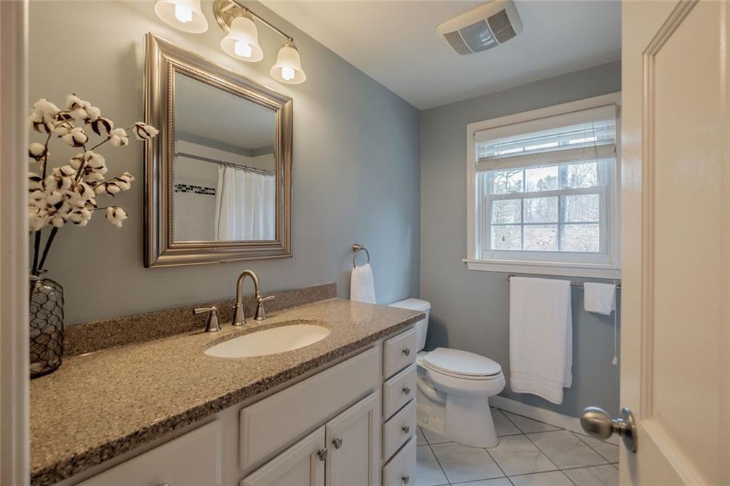5 Evergreen Road Freeport, ME 04032 - Photo 12 of 35 Renovated 1st Floor Bathroom