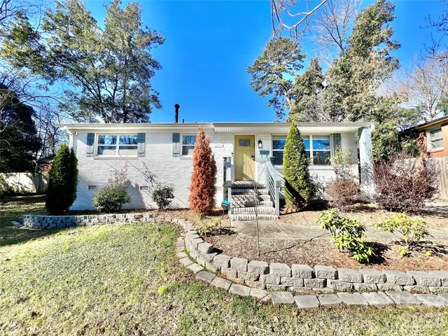 $2,700 | 3205 Brixton Court, Charlotte, NC 28205