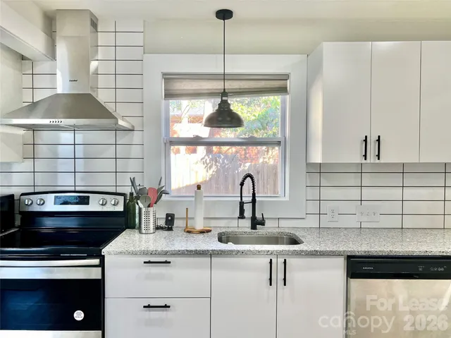 $2,700 | 3205 Brixton Court, Charlotte, NC 28205