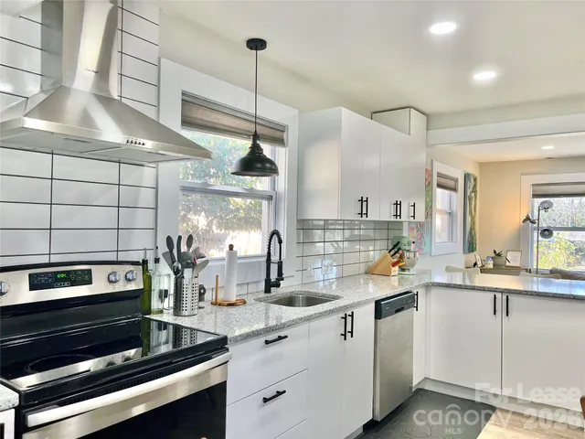 $2,700 | 3205 Brixton Court, Charlotte, NC 28205