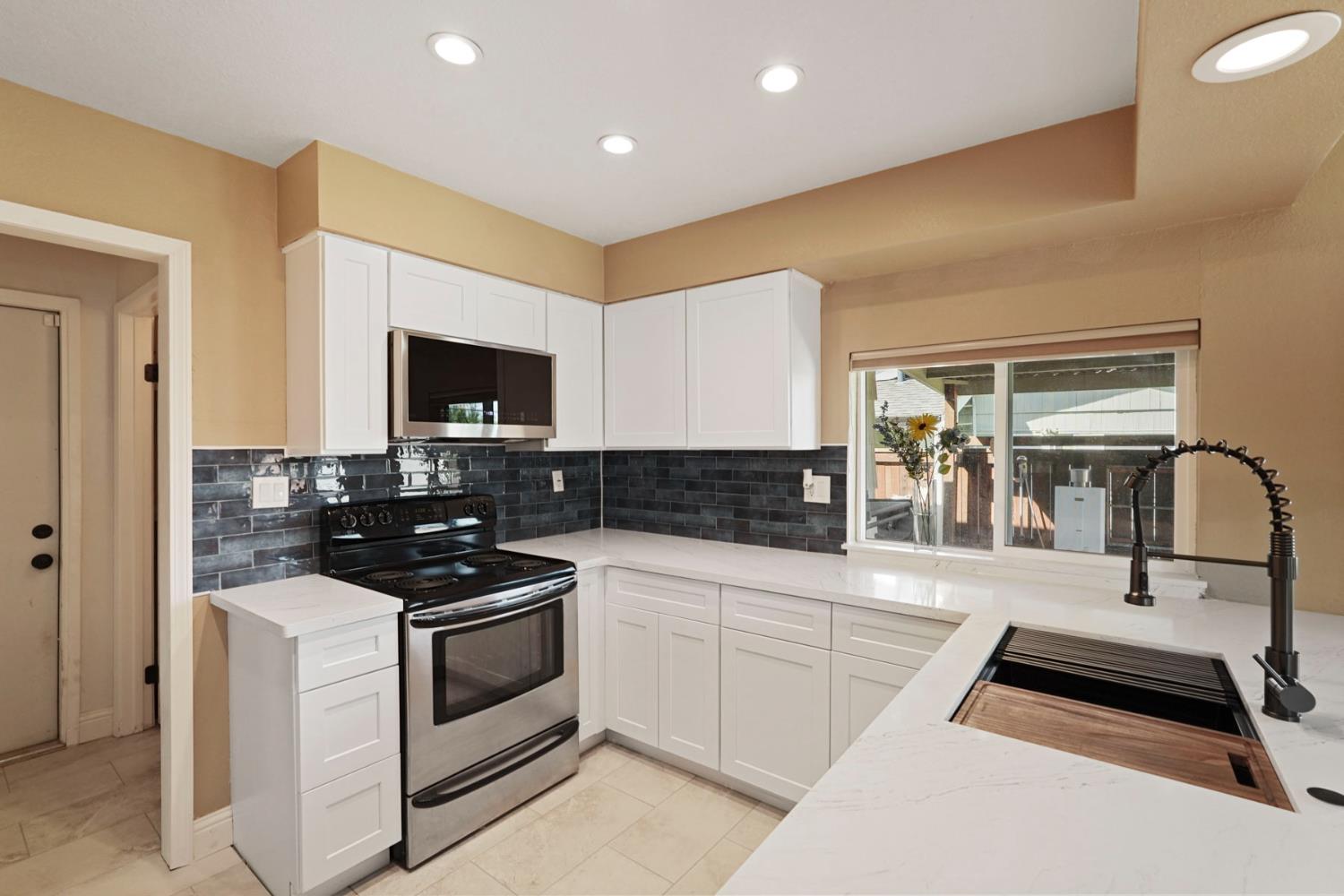 6441 Rexford Way Carmichael, CA 95608 - Photo 13 of 42