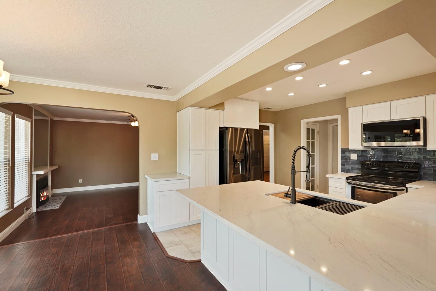 6441 Rexford Way Carmichael, CA 95608 - Photo 10 of 42