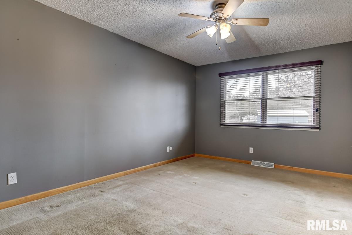 23343 Railsplitter Lane Athens, IL 62613 - Photo 14 of 30 Gallery Image 14