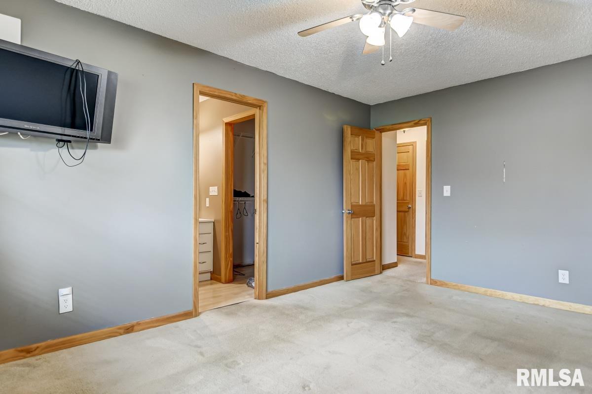 23343 Railsplitter Lane Athens, IL 62613 - Photo 15 of 30 Gallery Image 15