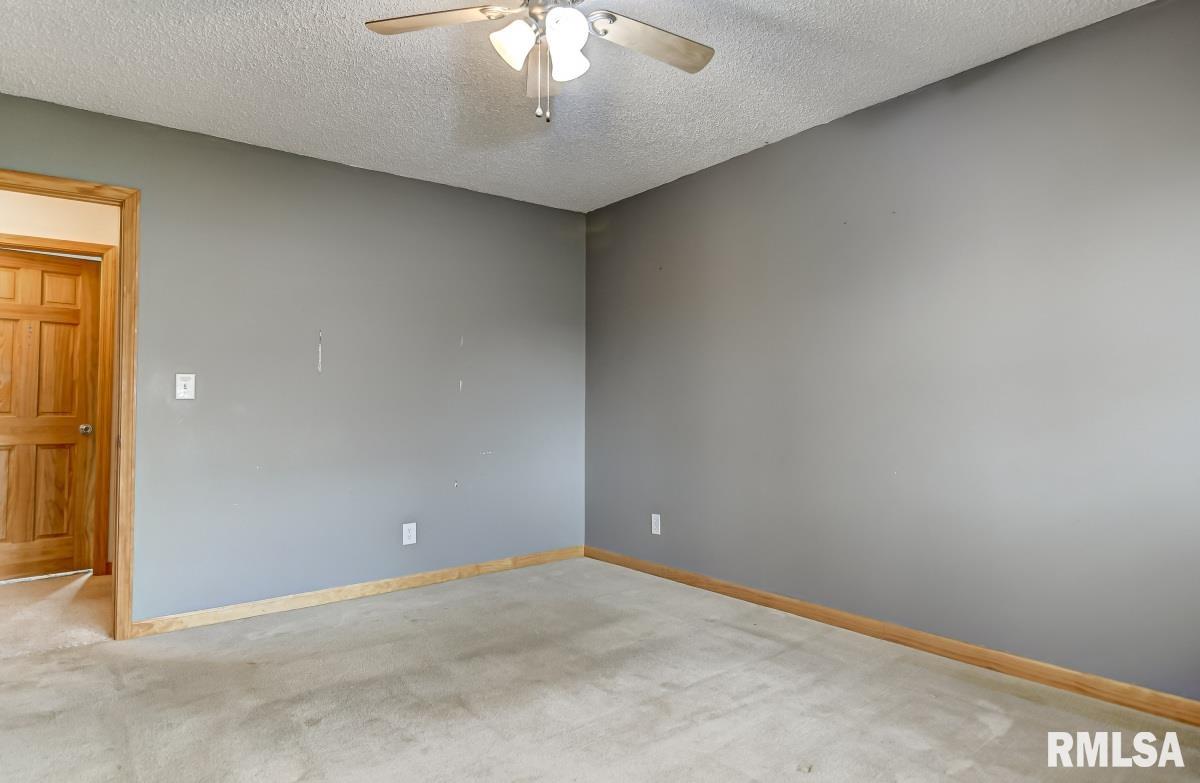 23343 Railsplitter Lane Athens, IL 62613 - Photo 16 of 30 Gallery Image 16