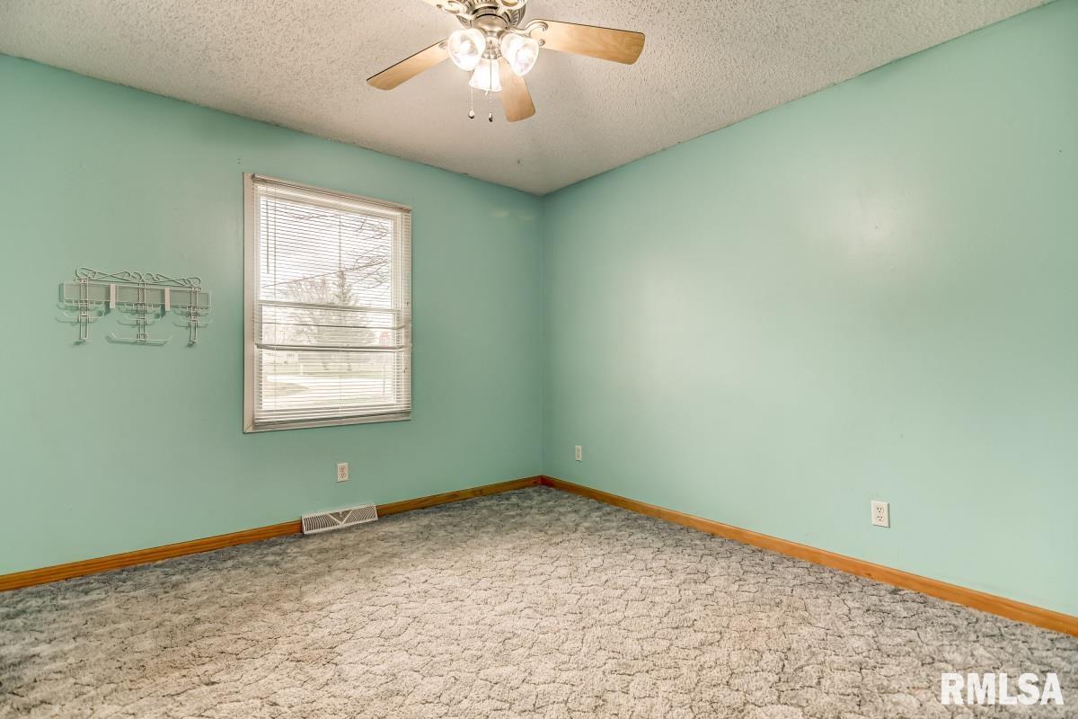 23343 Railsplitter Lane Athens, IL 62613 - Photo 18 of 30 Gallery Image 18