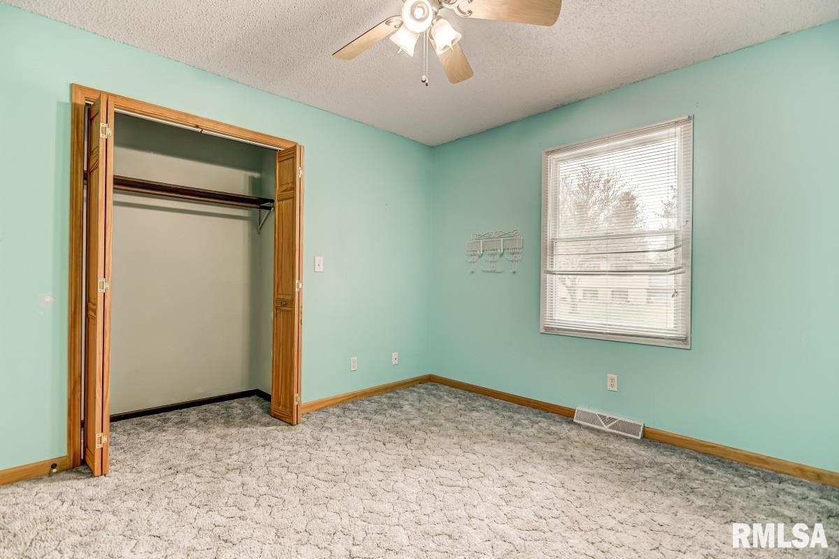 23343 Railsplitter Lane Athens, IL 62613 - Photo 19 of 30 Gallery Image 19