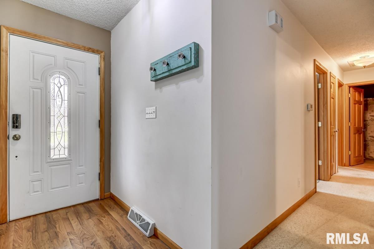 23343 Railsplitter Lane Athens, IL 62613 - Photo 2 of 30 Gallery Image 2