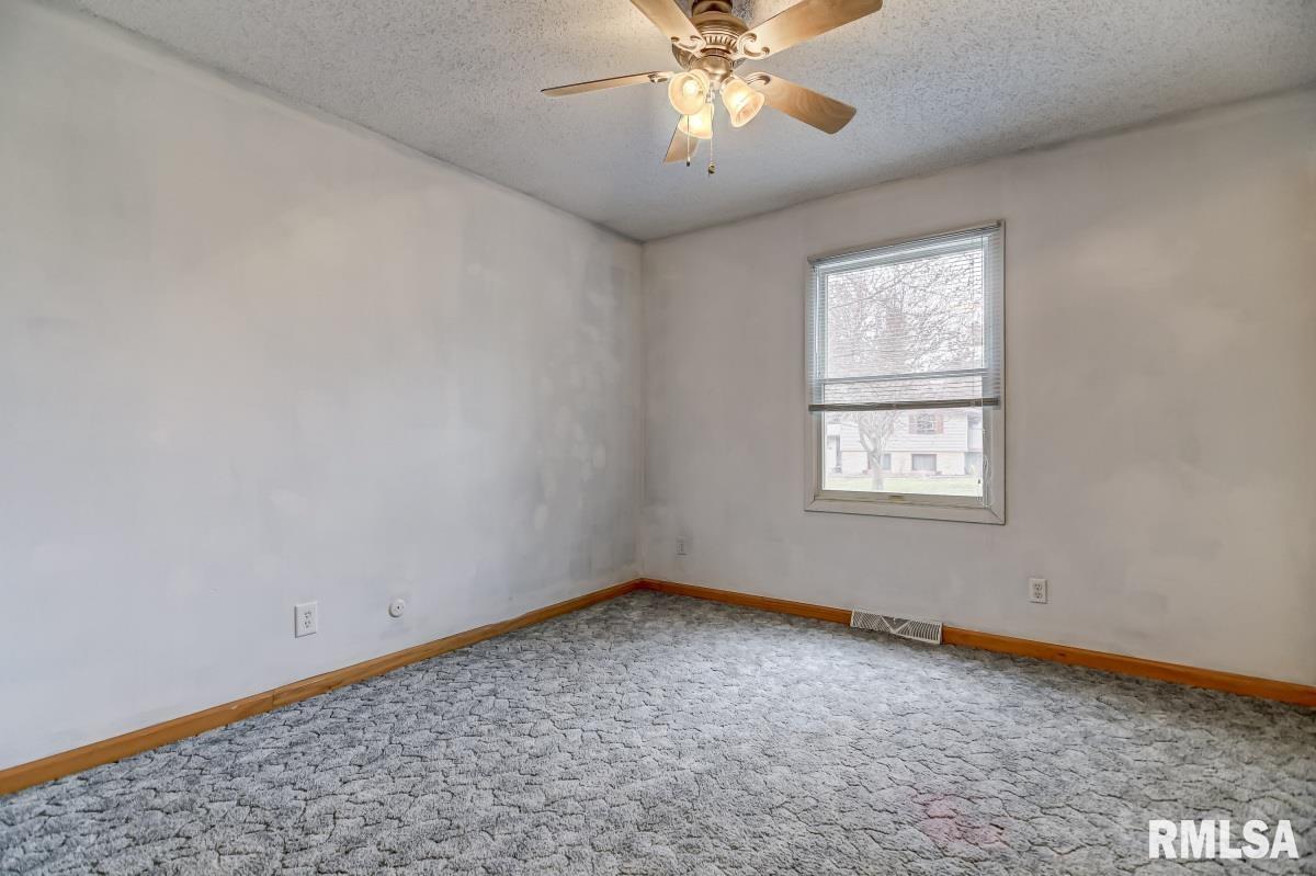 23343 Railsplitter Lane Athens, IL 62613 - Photo 21 of 30 Gallery Image 21