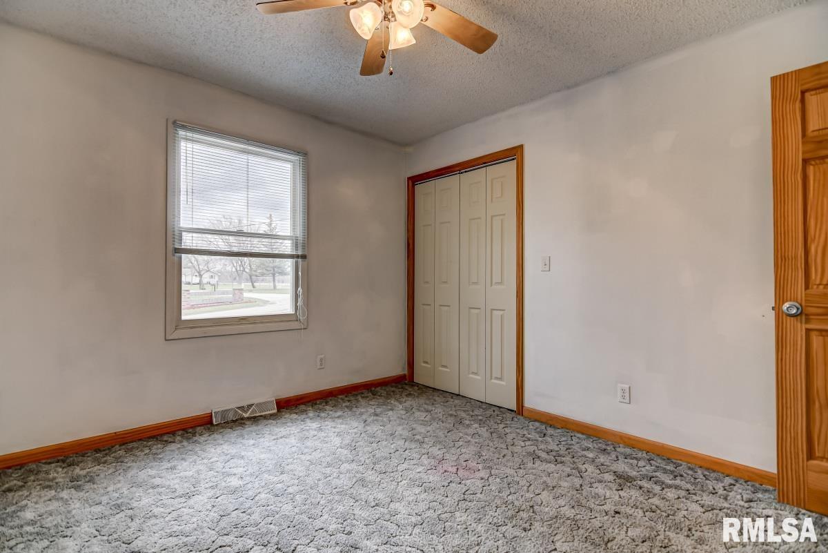 23343 Railsplitter Lane Athens, IL 62613 - Photo 22 of 30 Gallery Image 22
