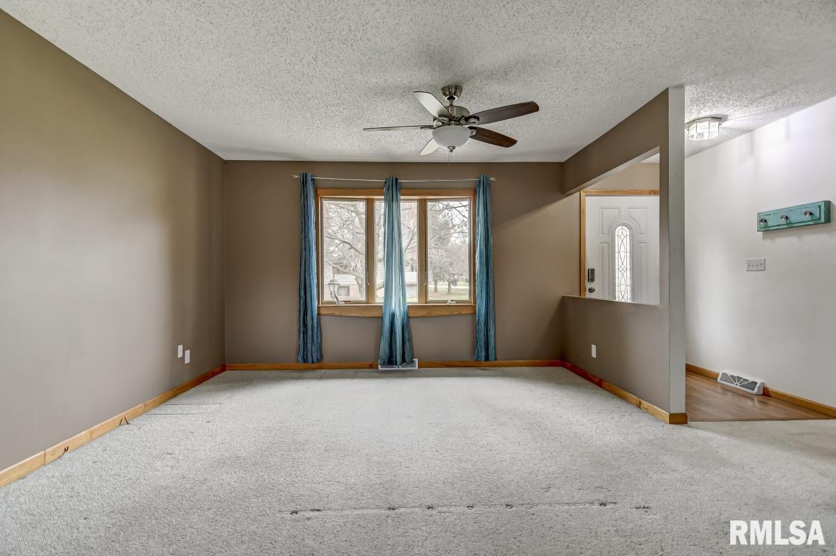 23343 Railsplitter Lane Athens, IL 62613 - Photo 8 of 30 Gallery Image 8