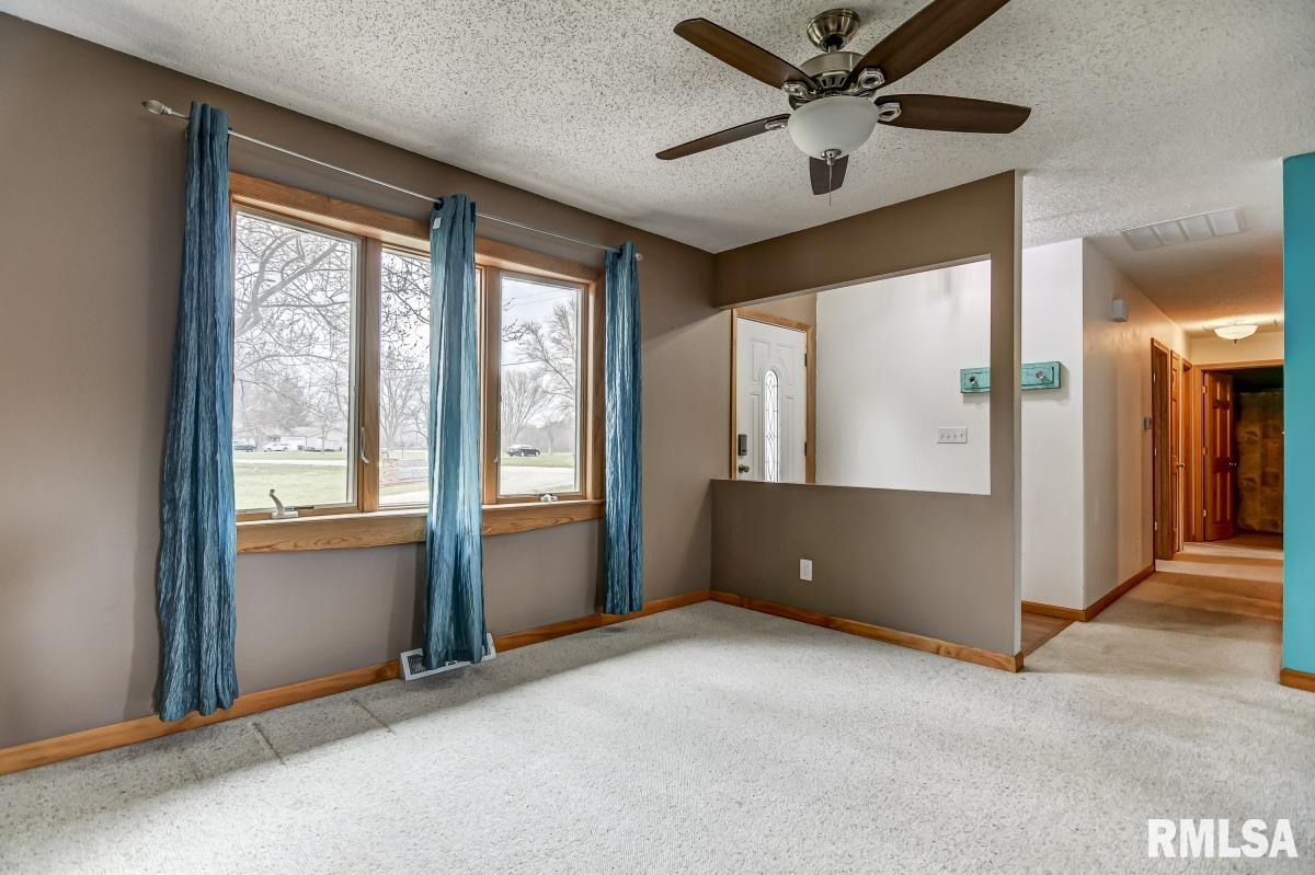 23343 Railsplitter Lane Athens, IL 62613 - Photo 9 of 30 Gallery Image 9
