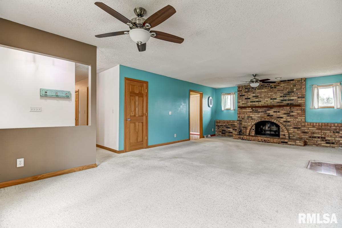 23343 Railsplitter Lane Athens, IL 62613 - Photo 10 of 30 Gallery Image 10