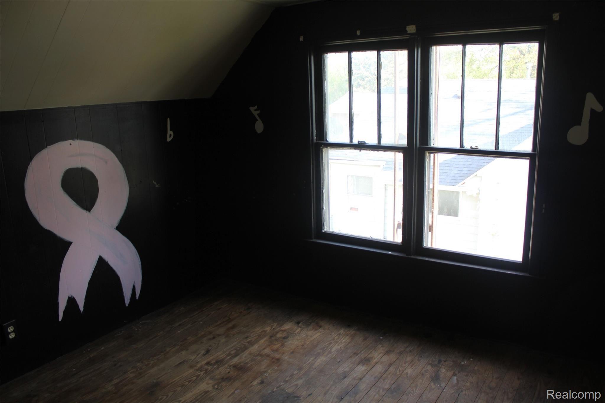2102 North Center Road Burton, MI 48509 - Photo 16 of 18 IMG_9916.JPG