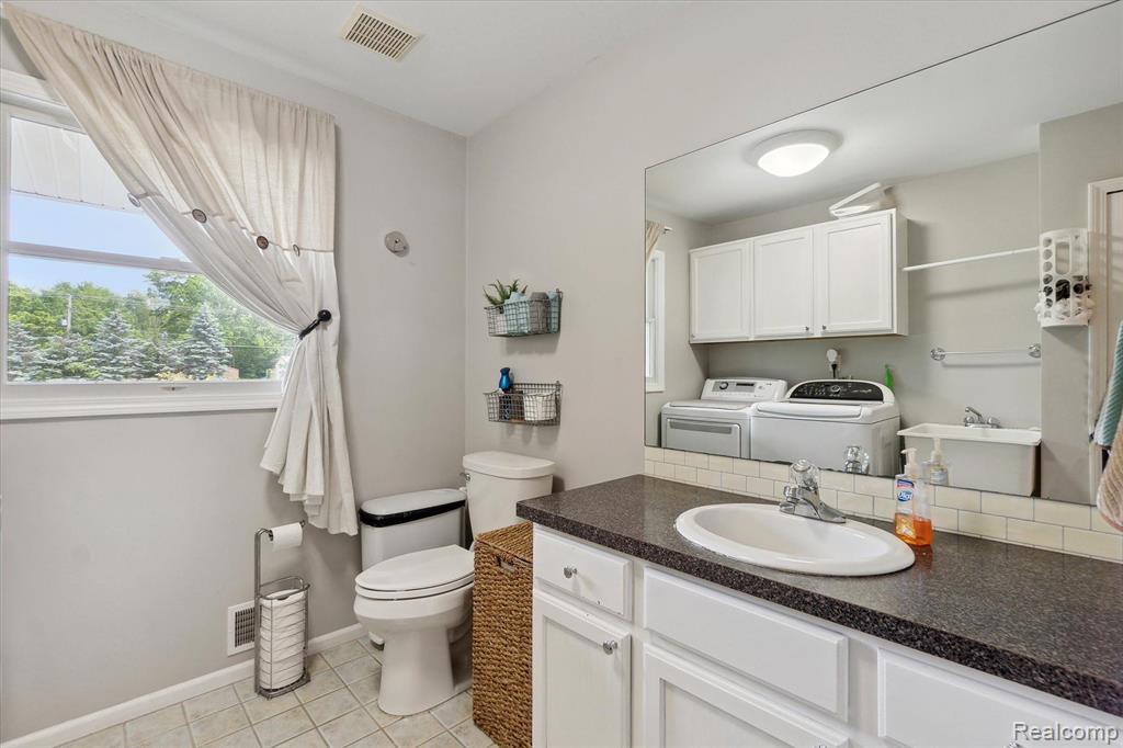 14244 Seymour Road Linden, MI 48451 - Photo 33 of 67 Gallery Image 33