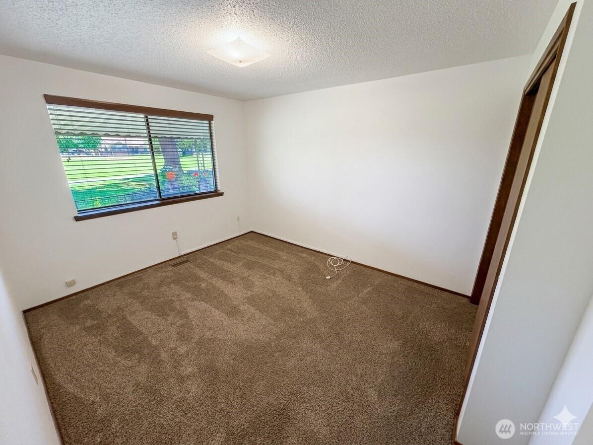 5203 65th Avenue Southeast Olympia, WA 98513 - Photo 26 of 36