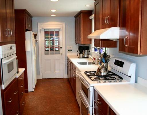 27 Edgehill Road Providence, RI 02906 - Photo 7 of 17 Kitchen.