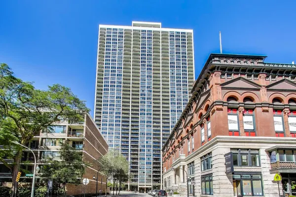 $360,000 | 1560 North Sandburg Terrace, Unit 1708, Chicago, IL 60610