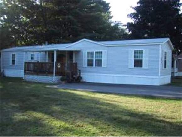 35 Lisa Road Salem, NH 03079 - Photo 1 of 9 Gallery Image 1
