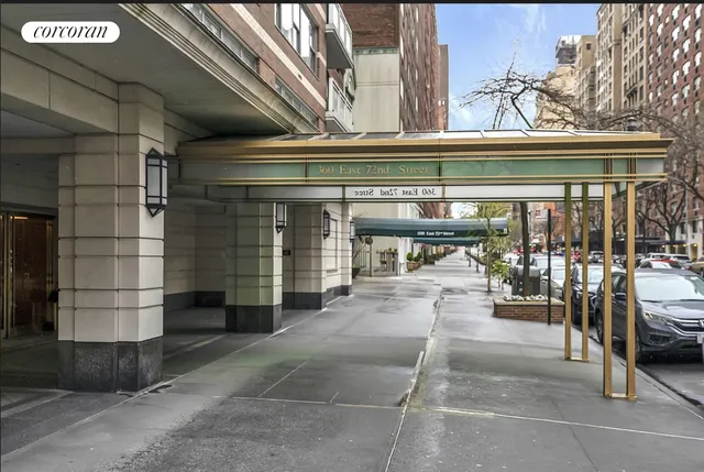 $1,450,000 | 360 East 72nd Street, Unit C2003 | Lenox Hill