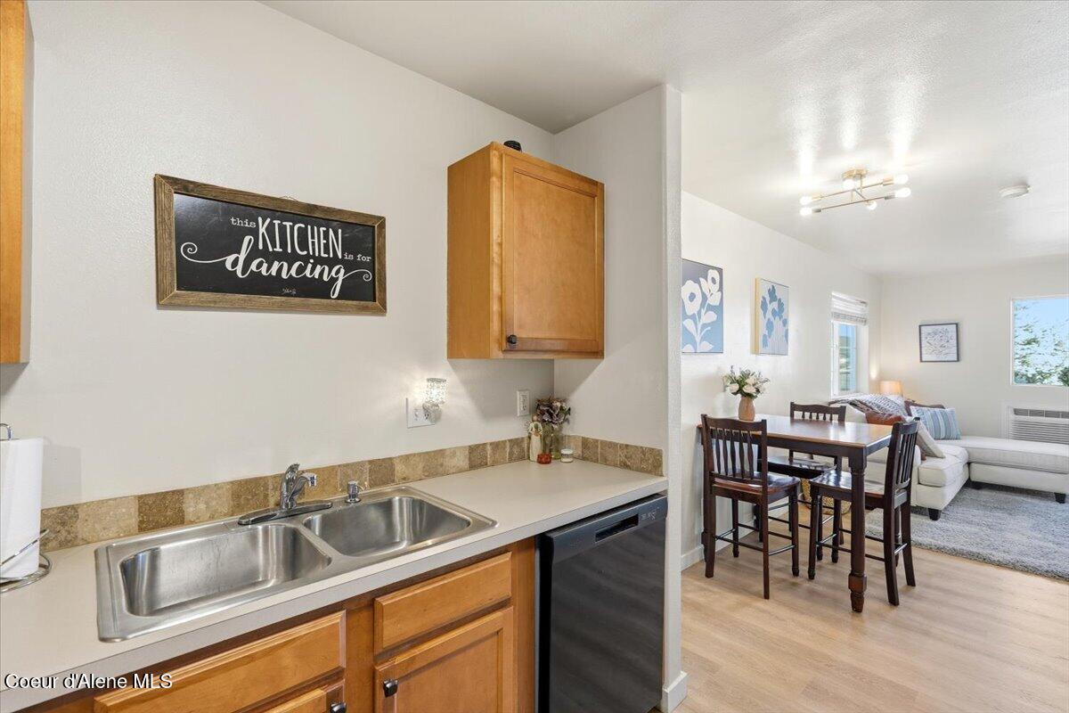 304 North Greensferry Road, Unit 202 Post Falls, ID 83854 - Photo 11 of 26 14-304 N Greensferry Rd Apt #202_RedHogM