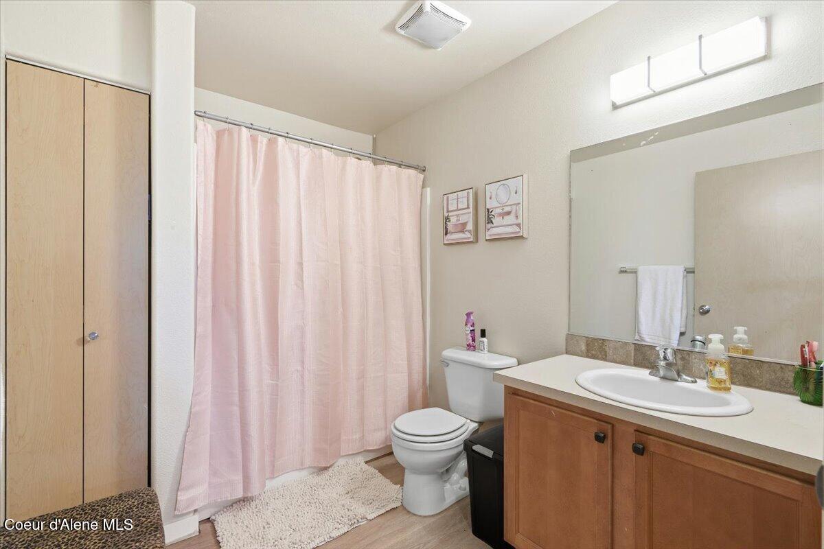 304 North Greensferry Road, Unit 202 Post Falls, ID 83854 - Photo 19 of 26 22-304 N Greensferry Rd Apt #202_RedHogM