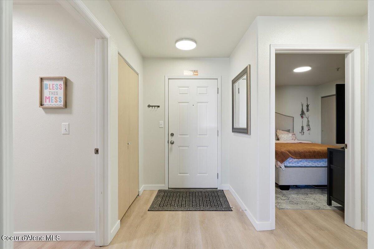 304 North Greensferry Road, Unit 202 Post Falls, ID 83854 - Photo 3 of 26 06-304 N Greensferry Rd Apt #202_RedHogM