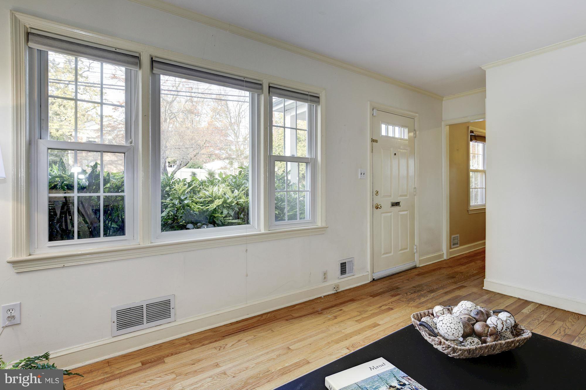 3308 Jones Bridge Road Chevy Chase, MD 20815 - Photo 3 of 22 Living Room