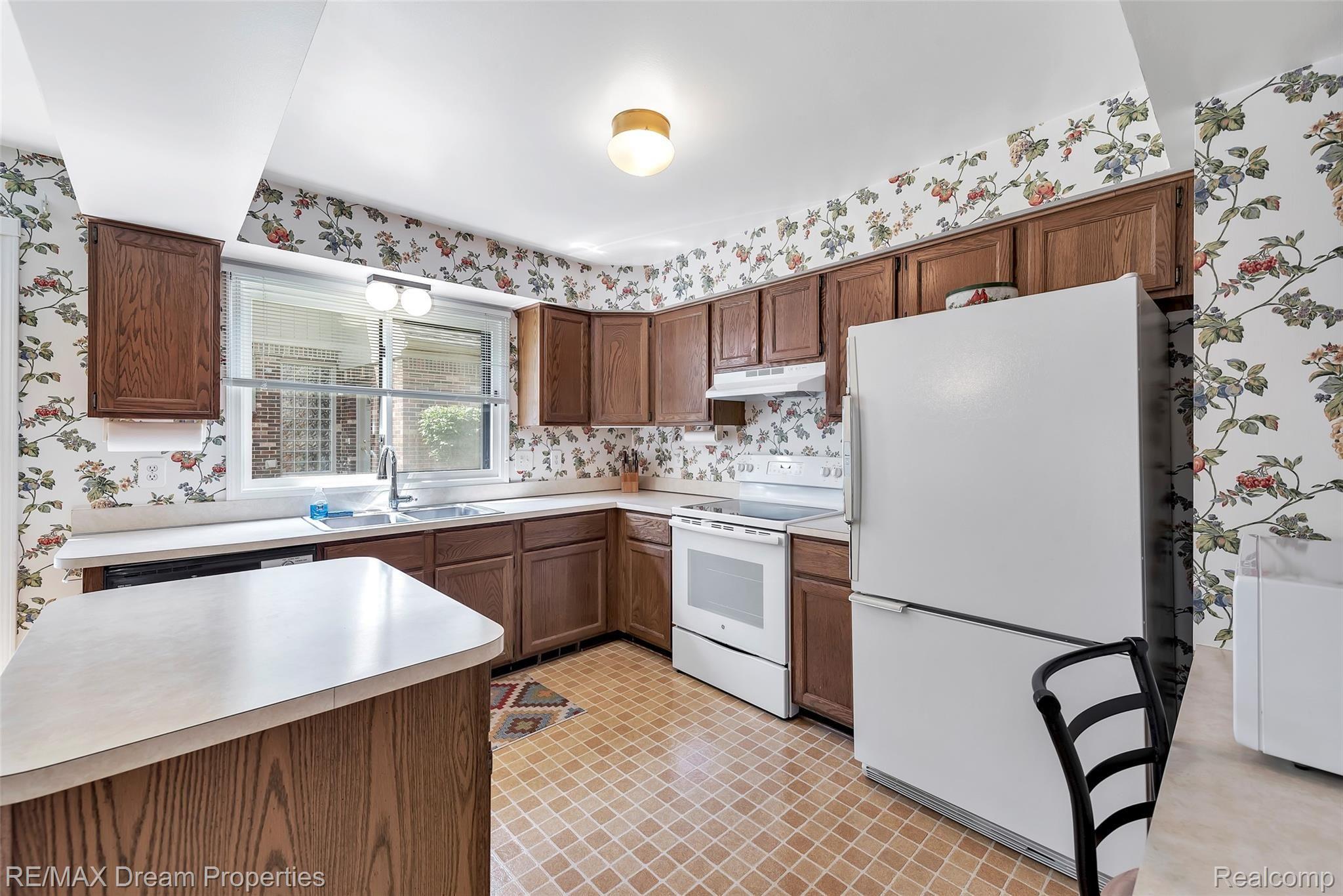 1081 Valley Stream Drive Rochester, MI 48309 - Photo 10 of 33 1081-Valley-Stream-Drive-Rochester-Hills-windowstill-9.jpg