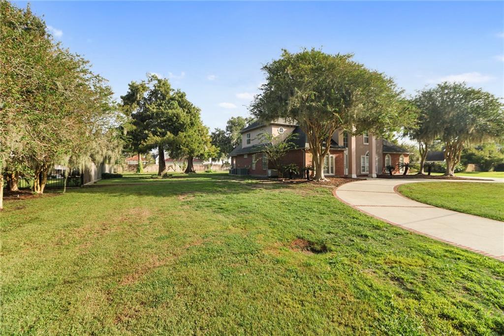 2557 Crestwood Road Marrero, LA 70072 - Photo 3 of 34