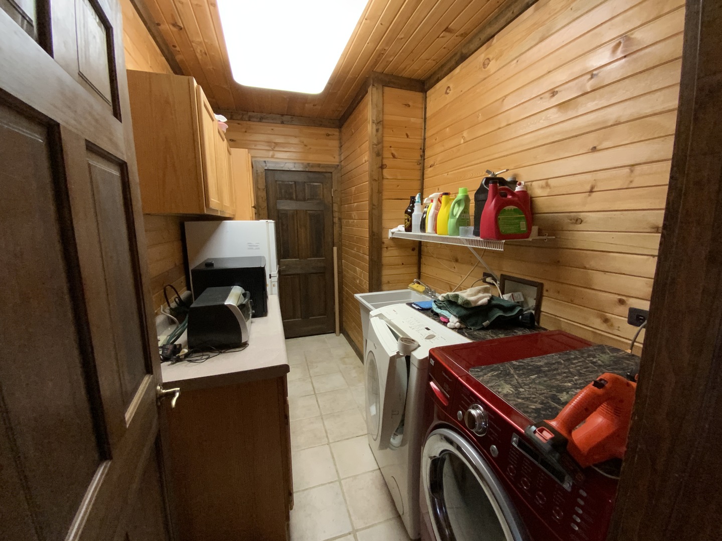 1988 North 3189th Road Ottawa, IL 61350 - Photo 22 of 33 a utility room with dryer and washer
