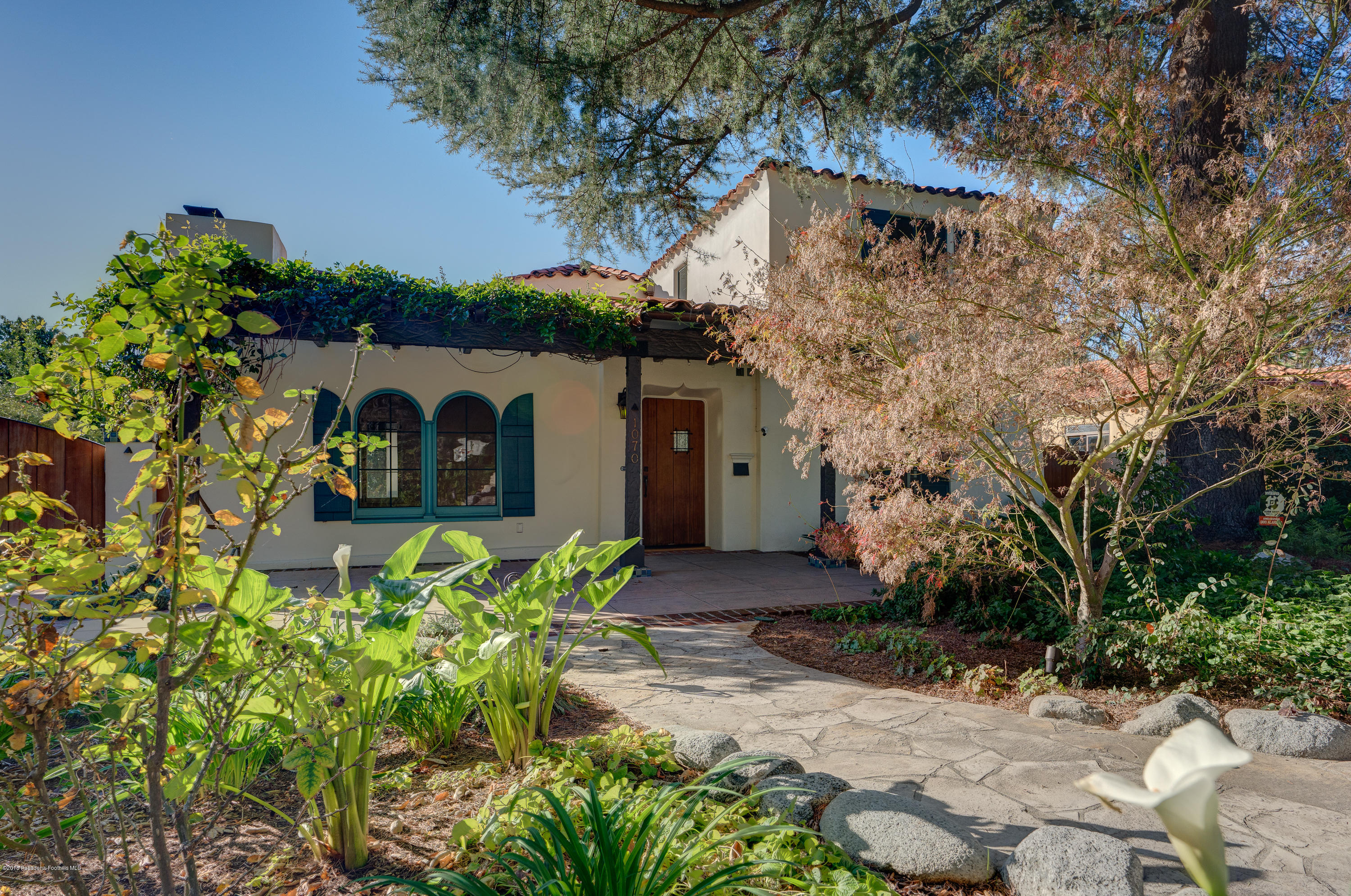 1070 Atchison Street Pasadena, CA 91104 - Photo 2 of 6 egpimaging_1070Atchison_004_MLS