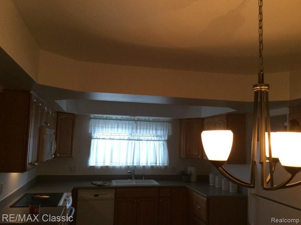 44171 Brandywyne Road Canton, MI 48187 - Photo 10 of 32 136.jpg