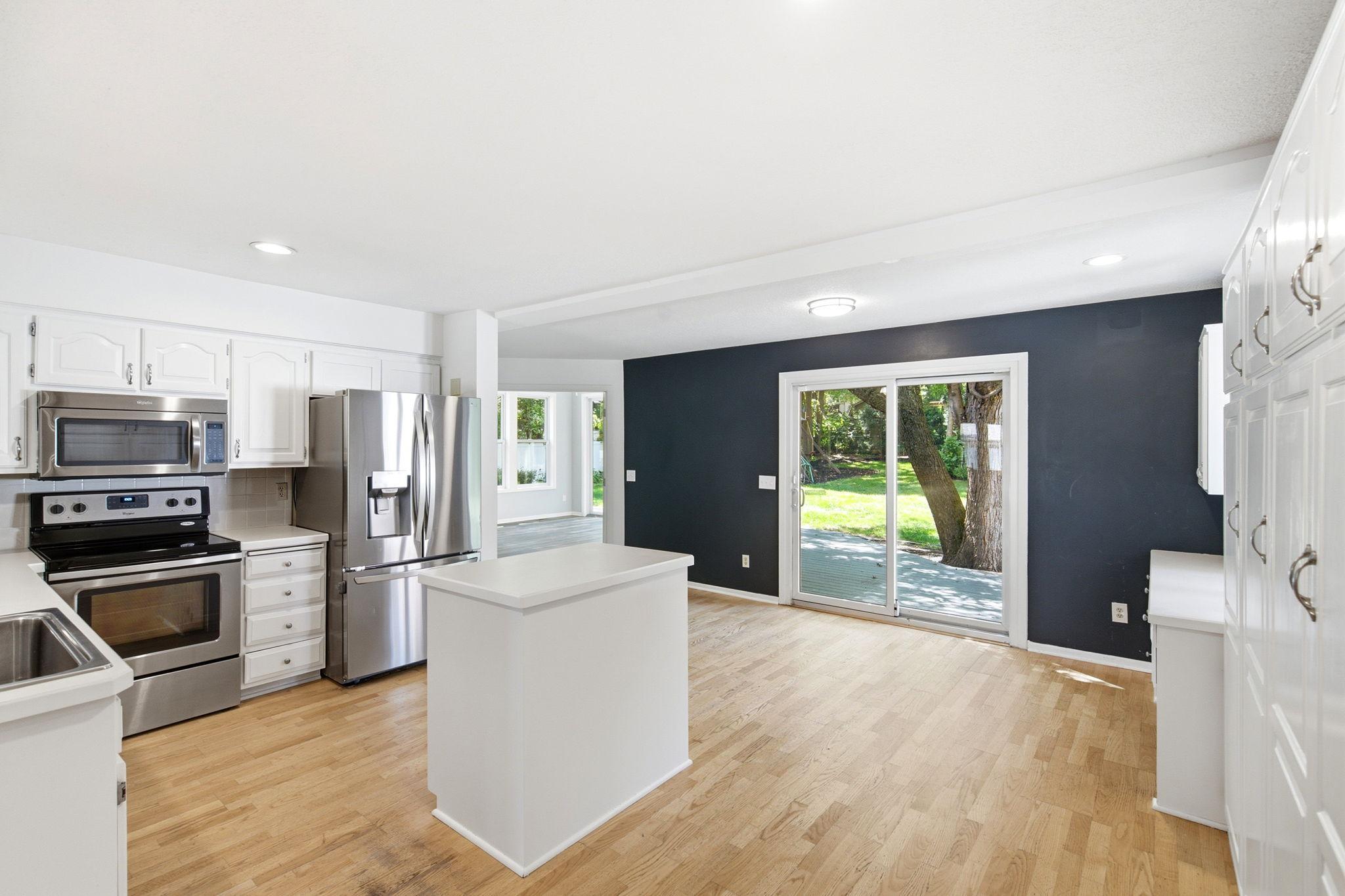 7610 Heritage Road Eden Prairie, MN 55346 - Photo 16 of 89 Gallery Image 16