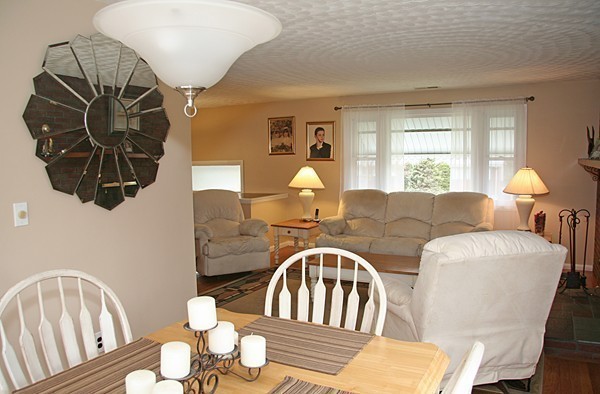 91 Highgate Road Marlborough, MA 01752 - Photo 8 of 21 Gallery Image 8